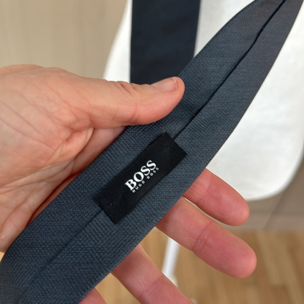 Hugo Boss - Picture 3 of 7